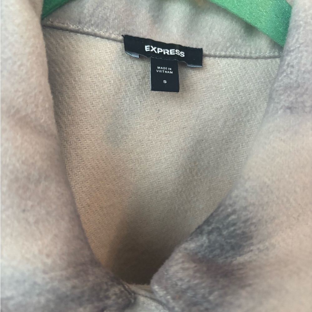 Express Beige and Gray Printed Brushed Twill Shacket - Picture 6 of 7
